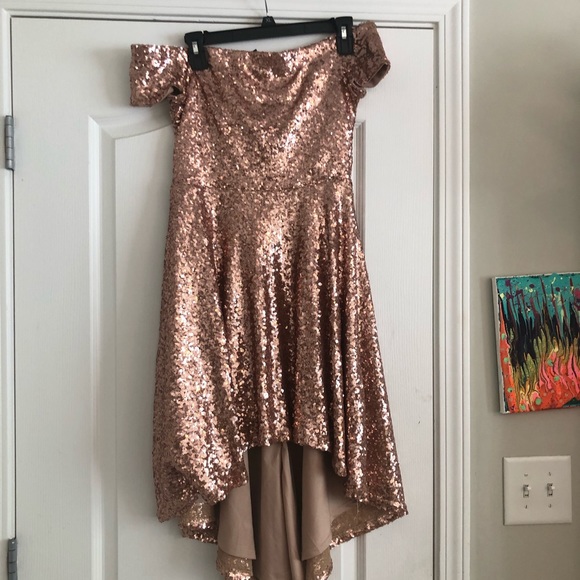 Size Medium Rose gold homecoming dress - Picture 1 of 3